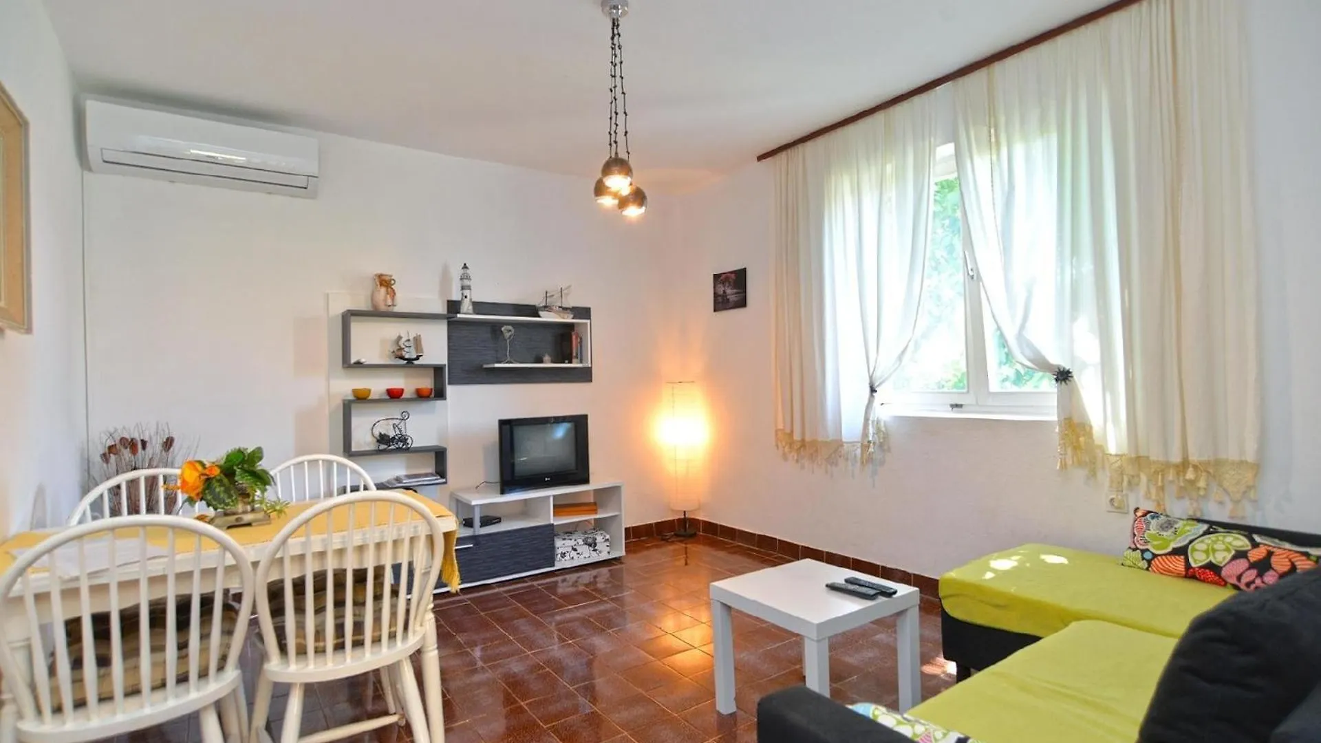 Appartement Ferienwohnung Fuer 6 Personen Ca 80 Qm In Valbandon, Istrien Istrische Riviera Kroatië